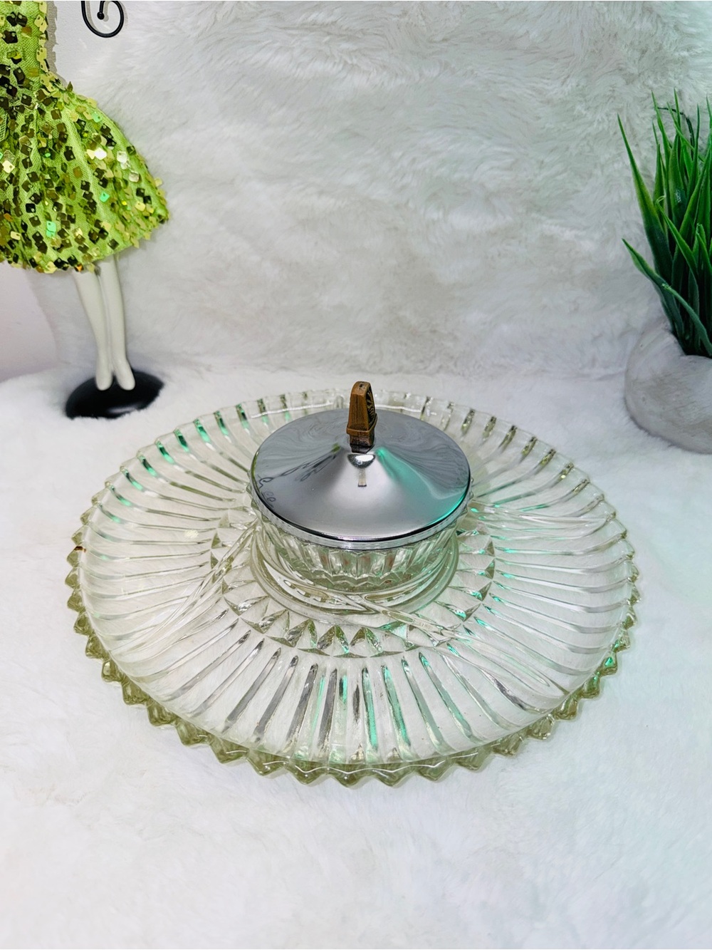 Vintage Clear Glass Covered Serving Dish with Chrome Lid & Wood Handle - Picture 1 of 4